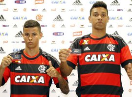 [Flamengo apresenta mais dois reforços]