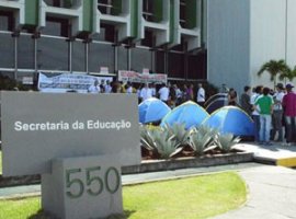 [Reunião decide pela manutenção da greve nas universidades estaduais]