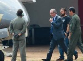 [Defesa pede liberdade de Eduardo Cunha a tribunal em Porto Alegre]