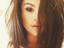 [Selena Gomez corta o cabelo e mostra novo visual em rede social]