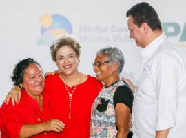[Dilma diz que aguenta ameaças e que democracia é respeito ao voto popular]