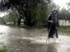 [Inundações em Buenos Aires afetam 10 mil pessoas]