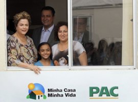 [Dilma entrega 1.480 unidades do 'Minha Casa, Minha Vida' em Juazeiro]