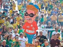 [Manifestações contra Dilma acontecem nas principais cidades do país]