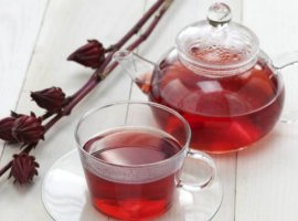 [Chá de hibisco: a bebida que combate a gordura da barriga e quadris]