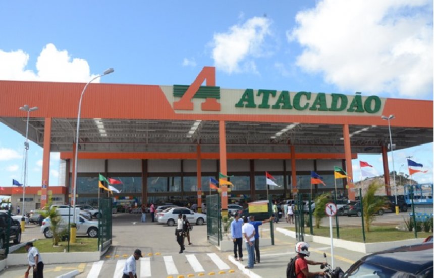 Cliente do Atacadão se nega a apresentar nota na saída e tem compras retidas | Camaçari Notícias Cliente do Atacadão se nega a apresentar nota na saída e tem compras retidas | Camaçari Notícias