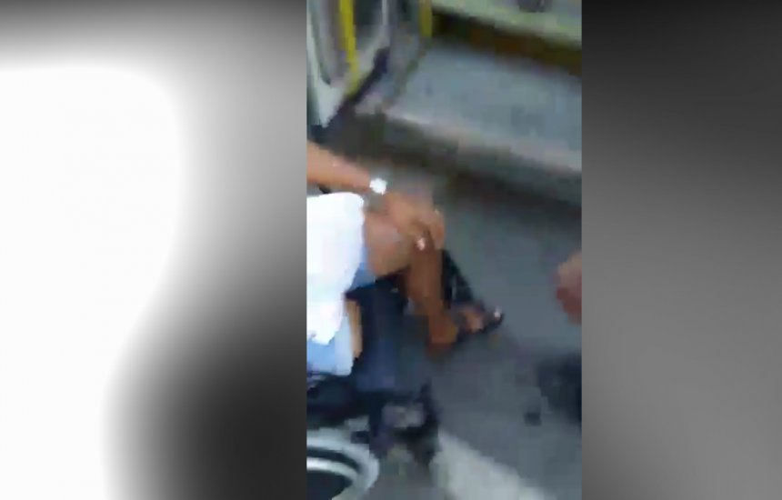 [Denúncia: com elevador quebrado jovem cadeirante não consegue utilizar ônibus da COOASTAC]