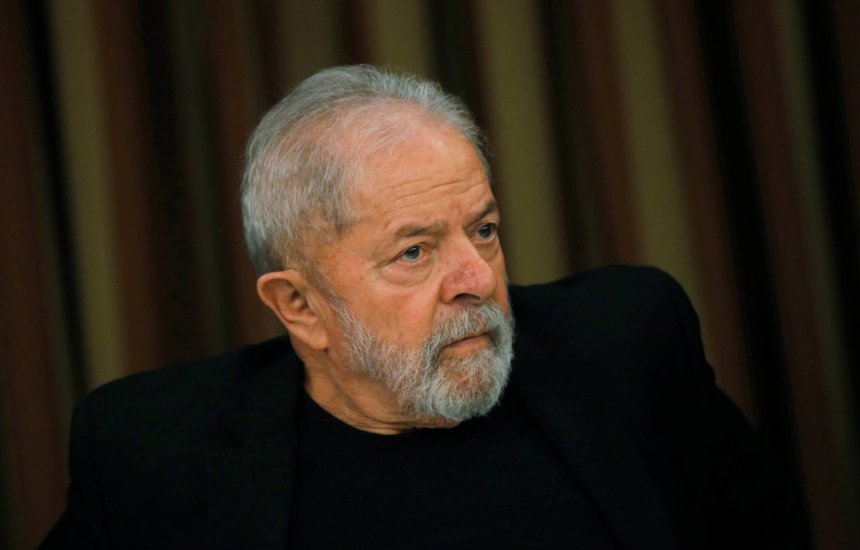 [Lula depõe à PF em inquérito que apura crime contra a honra de Bolsonaro]