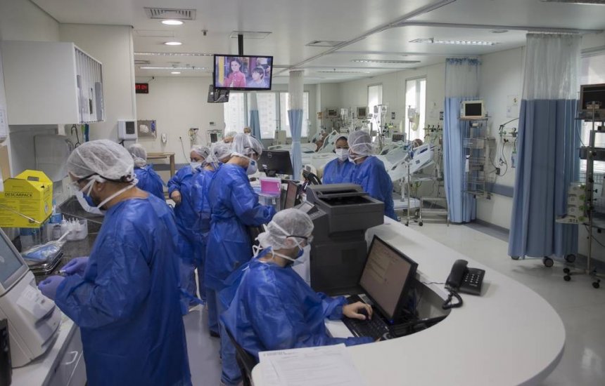 [Brasil tem mais de 4 mil profissionais de enfermagem afastados e 30 mortos por Covid]