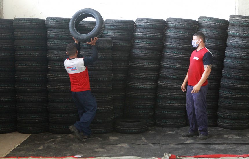 [Empresa faz doação de 1.400 pneus à Bahia para ajudar no combate ao Covid-19]