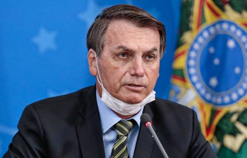 [Bolsonaro publica MP que isenta agente público de erro durante pandemia]