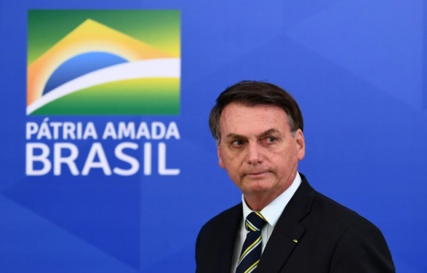 [Bolsonaro sanciona ajuda a Estados e municípios e veta reajuste a servidores]