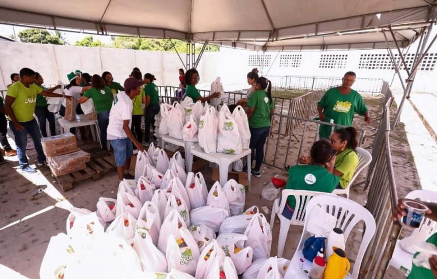 Beneficiários de Camaçari vão poder fazer a retirada da Cesta de Natal a partir desta sexta | Camaçari Notícias Beneficiários de Camaçari vão poder fazer a retirada da Cesta de Natal a partir desta sexta | Camaçari Notícias