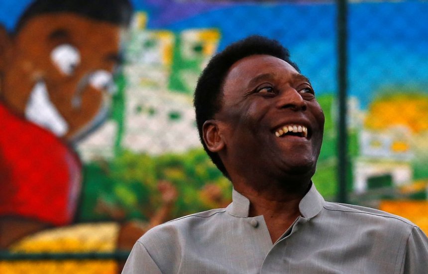 [Pelé é internado para continuar tratamento de tumor do cólon em São Paulo]