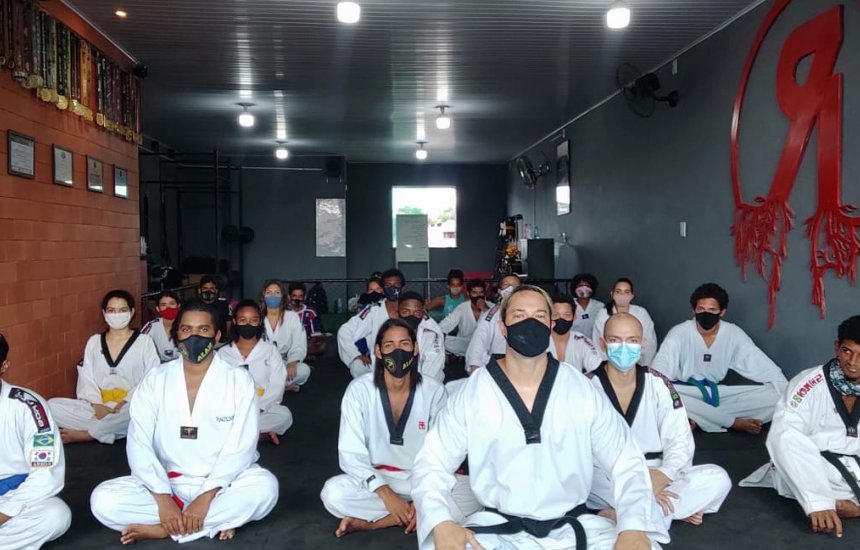 Academia de Taekwondo Elite Naja realiza exame de troca de faixa no Boulevard