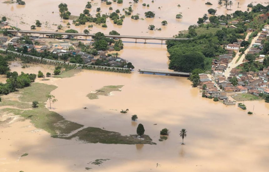 [Correios transporta donativos para vítimas das enchentes na Bahia]