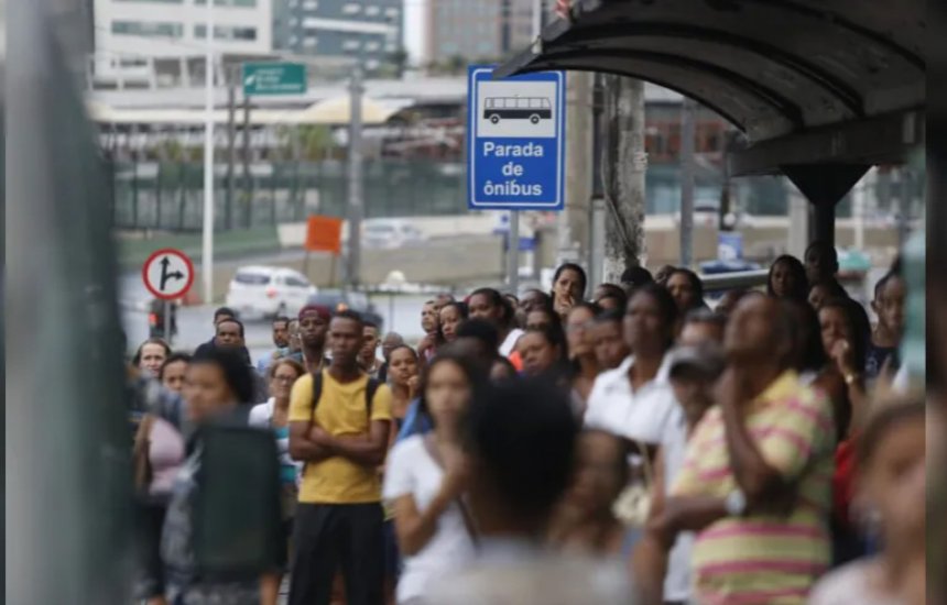 [Conselho de Saúde da Bahia aciona MP e pede aumento de frota de ônibus em Salvador para conter avanço da Covid-19]