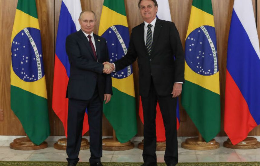[Bolsonaro propõe criar comitiva de presidentes para visitar Putin]