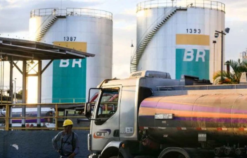 [Petroleiros prometem “maior greve da história” se privatização avançar]