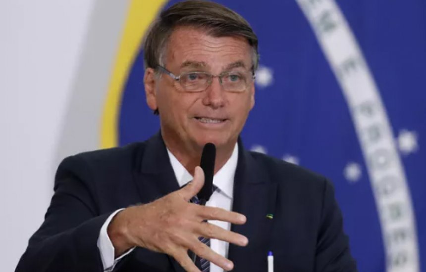 Bolsonaro critica política de preços da Petrobras e diz que mudança pode quebrar o Brasil
